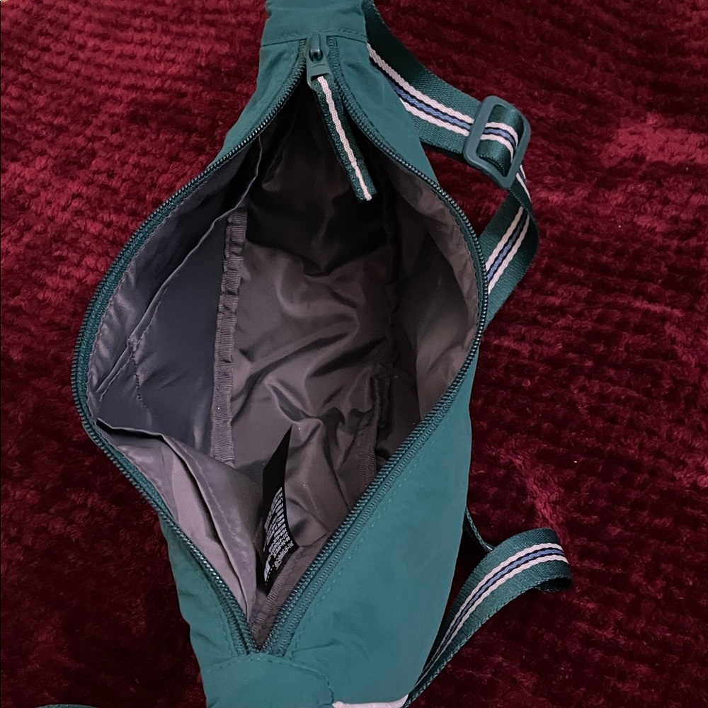 Uniqlo Dark Green Crossbody Bag - Picture 10 of 11